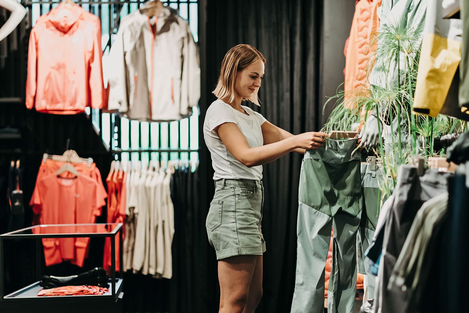 Große Auswahl an Sommersportbekleidung und Sportequipment bei Schernthaner sports in Kleinarl