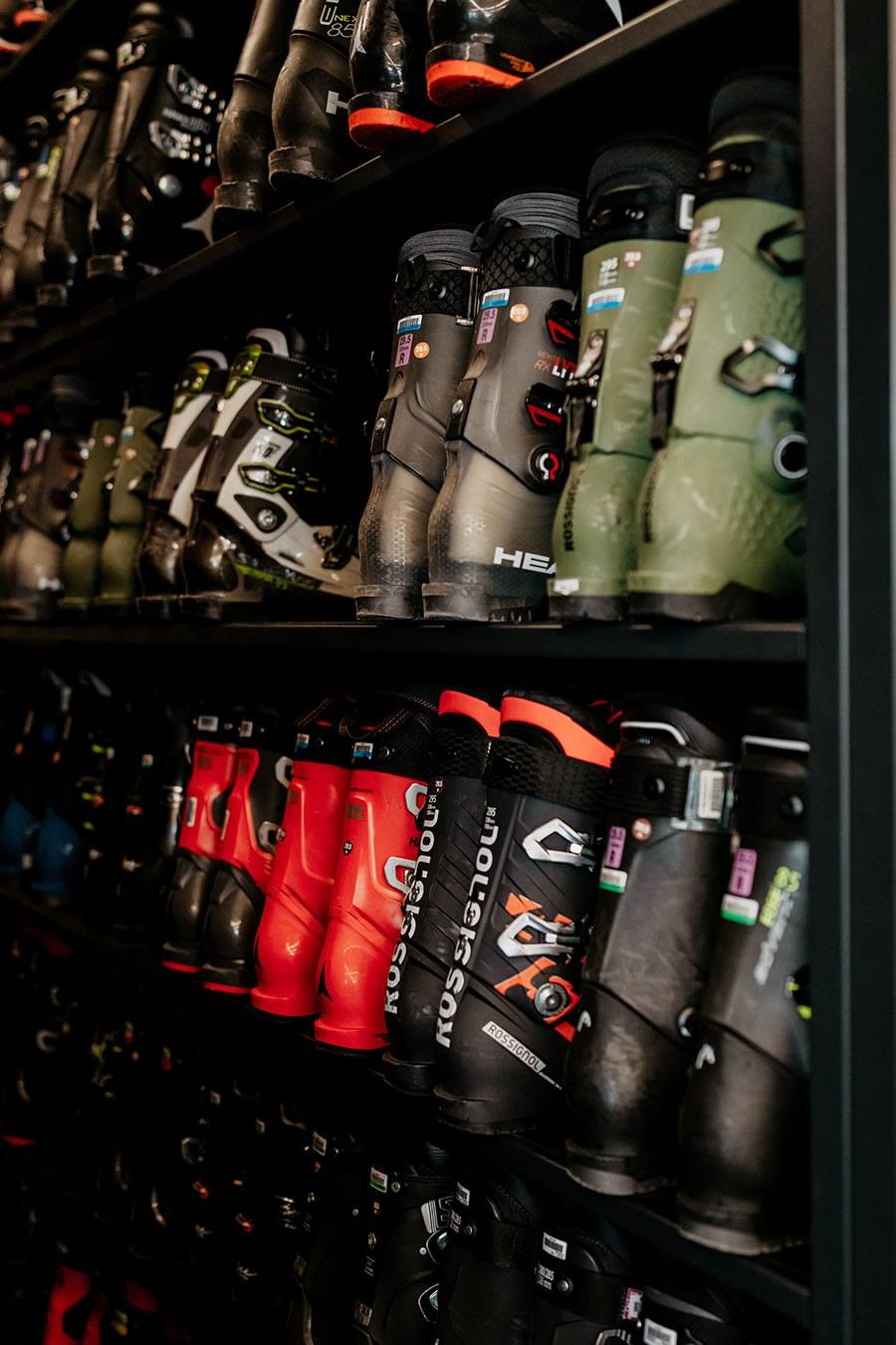 Große Auswahl an Skischuhen